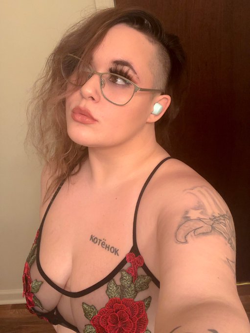 Side profiles are everything! #lingeriestyle #cuck #findomaddiction #findom https://t.co/rmUa7xipSv<a href="/tag/lingeriestyle"class="tags">#lingeriestyle</a><a href="/tag/cuck"class="tags">#cuck</a><a href="/tag/findom"class="tags"><span>#findom</span></a><a href="/tag/findomaddiction"class="tags"><span>#findomaddiction</span></a>