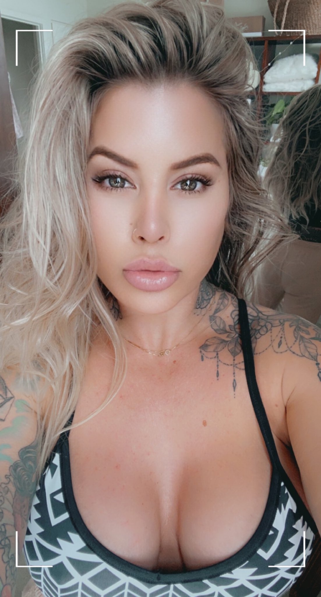 1 pic. 📸💕I took these earlier this morning.. You like.? Full set is up - you know where to find it.. 😉 https://t.co/qf85jPKPVF