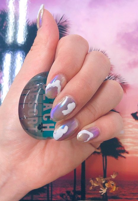 ネイル変えたよ〜っ💅✨
推しのネイリストさんオススメで💝
ネイリストさんのお話も楽しかった〜🥰 