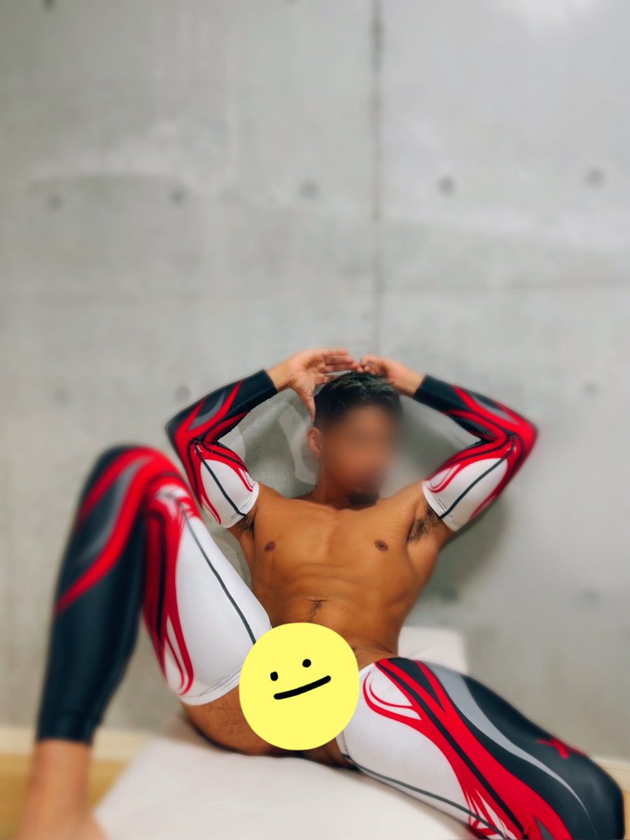 tamutamurive's tweet photo. おはよう

今日も気合いれていきましょう！
ここ最近これでマッサージされたいって言われ着てしまうww俺

スタンプ無しはリツであげちゃうかなww
こういうのでエチエチ遊び楽しそうw
#massage
#gay
#oilmassage
#muscle
#workout 
#バイ https://t.co/oKxEcZozfS