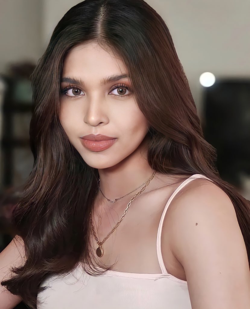 ForeverFunny_24's tweet photo. Positive outlook, positive energy, positive outcome.@mainedcm 

#MaineMendoza 

©️ff:
celestetuviera 
 juansarte 
stylizedstudio
jolobayoneta
lizzzuy https://t.co/l87ohN6NGK