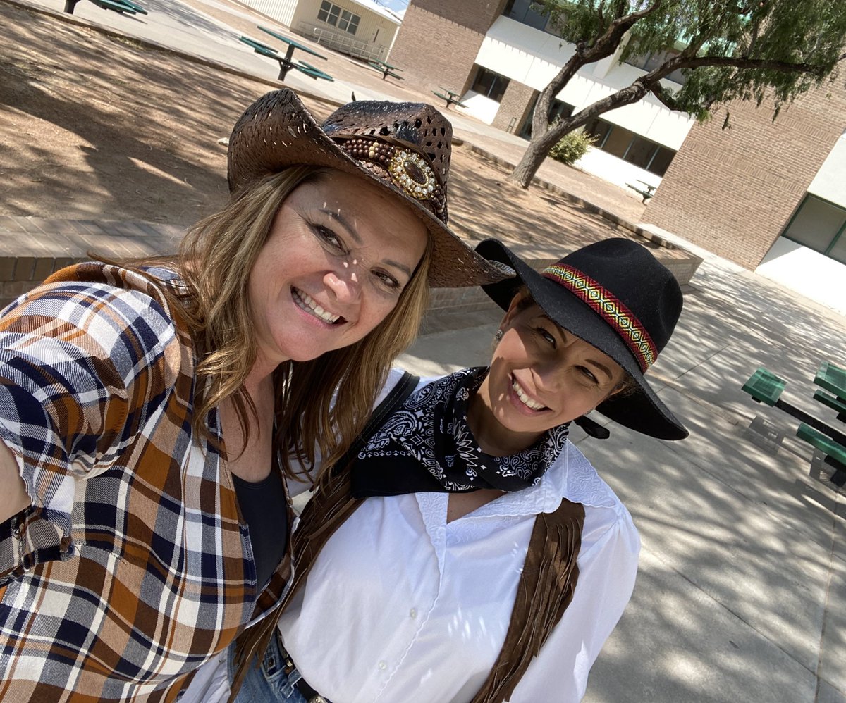AnaPlayer_MHS's tweet photo. Can I get a Yee-Haw for Kickin’ It Wednesday. @MontwoodHS @_MHSSTUCO #RAMchella #HOCO2021 https://t.co/jLtU1ip0xg