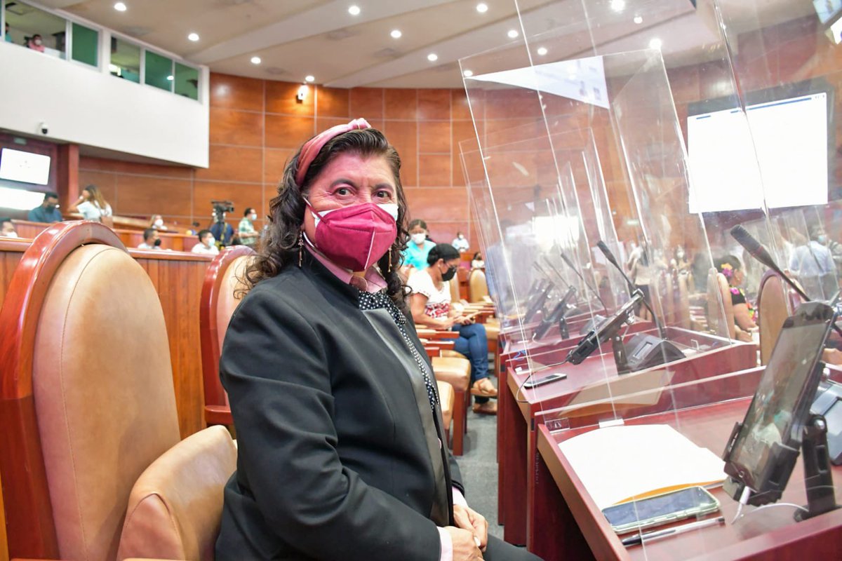 Hace unos momentos dimos continuidad a la #SesiónOrdinaria en donde los diputados que integramos la #64Legislatura hemos llevado a cabo  la toma de protesta a los consejeros electos quienes integraran el #Consejo General de la Comisión Estatal de Arbitraje Médico de Oaxaca.