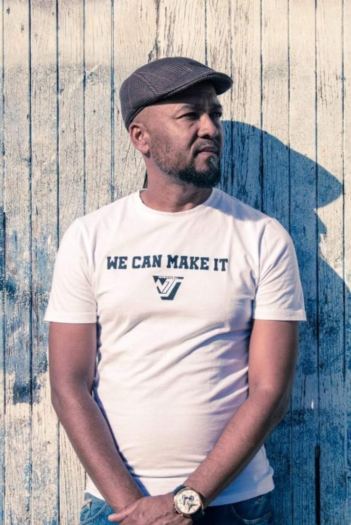 DJKUBZA's tweet photo. Happy Birthday to You @NutownSoulSA 
This coming Weekend is All Abt You and #EvolutionEP. 

Tomorrow #EvolutionEP is dropping.
Tomorrow We Launching #EvolutionEP 
Saturday We Celebrate @NutownSoulSA and Continue to Launch #EvolutionEP.

Have a Good Day The Brother.🎂🍻🥂 https://t.co/0LYj9Fe9dQ