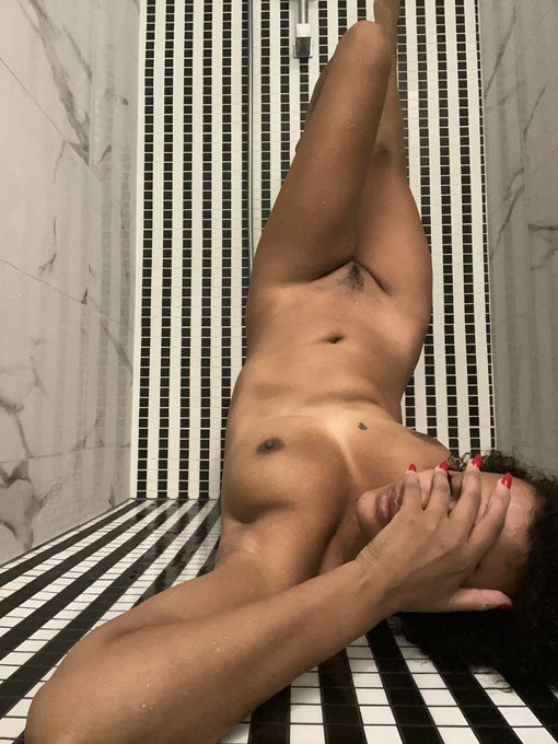 going mad 🍄 https://t.co/HA4obinFz7<a href="/tag/mvsales"class="tags"><span>#mvsales</span></a>