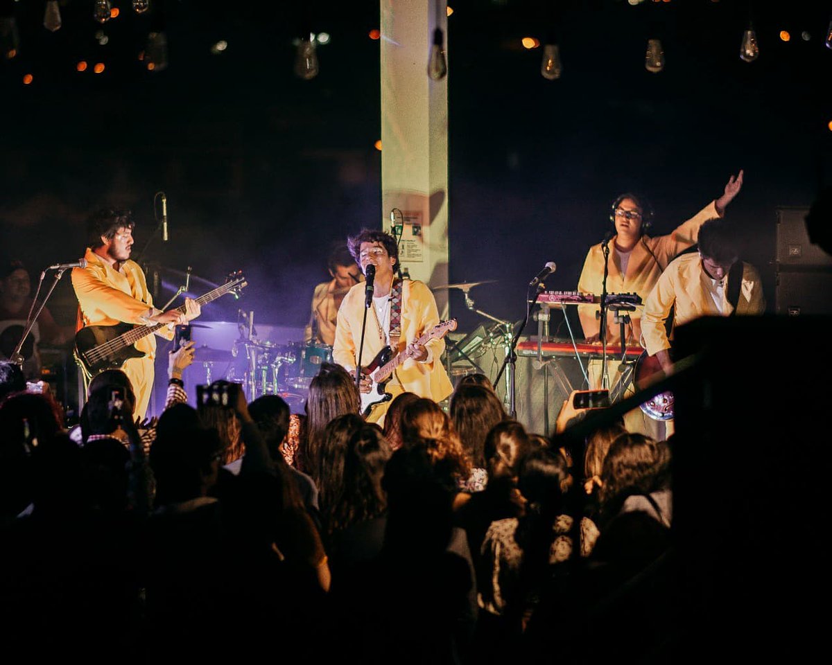 Es increíble lo que se vive en cada concierto, mucha alegría de ver esos sueños tomando forma.
Solo queda decir GRACIAS, MUCHAS GRACIAS A TODOS 
<a href="/invasoresgye/">Invasores 🛸🛰</a>