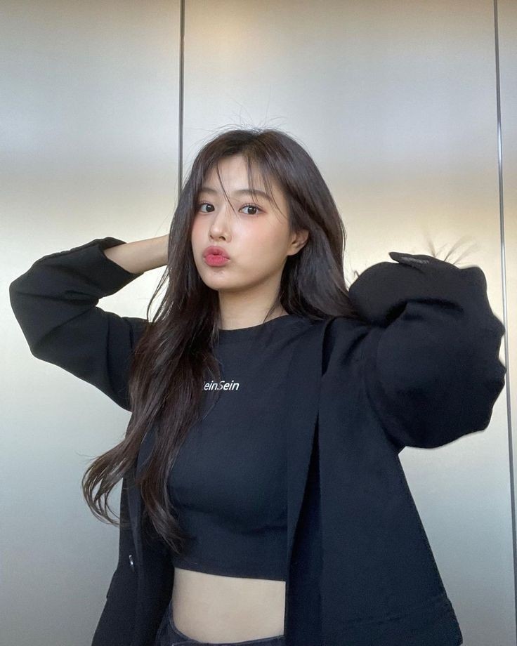 hyewonrtbot's tweet image. this is a rt bot dedicated to kang hyewon, zoa from weeekly and lee hyewon!