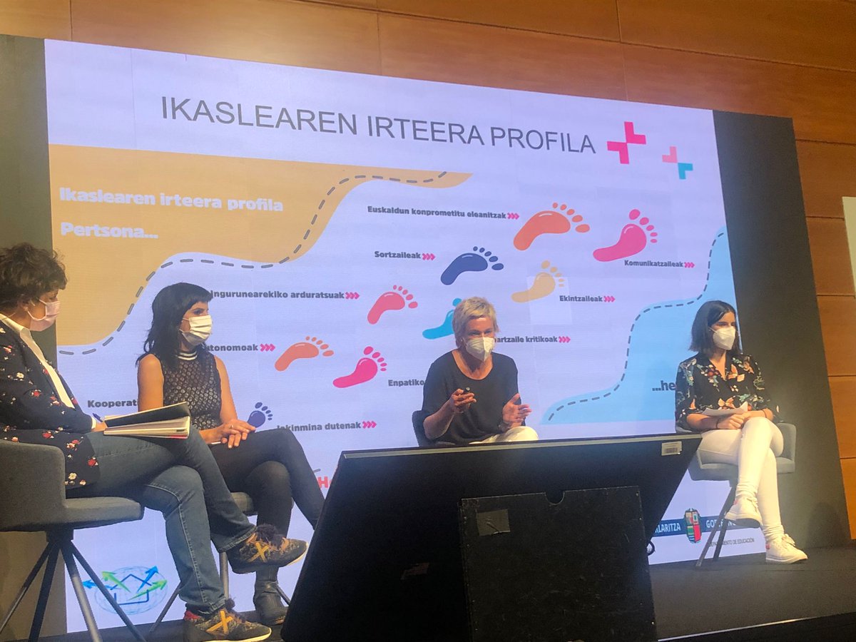 Eusko Jaurlaritzak antolatutako 𝐆𝐞𝐥𝐚𝐭𝐢𝐤 𝐦𝐮𝐧𝐝𝐮𝐫𝐚, 𝐢𝐤𝐚𝐬-𝐤𝐨𝐧𝐩𝐞𝐭𝐞𝐧𝐭𝐳𝐢𝐚𝐤 𝐢𝐤𝐮𝐬𝐠𝐚𝐢 jardunaldietan Ikastolako proiektua aurkeztu eta HHko eguneroko praktikan nola lantzen dugun azaltzeko aukera izan dugu.
#gelatikmundura #konpetentziak <a href="/EHIkastolak/">Ikastolen Elkartea</a>