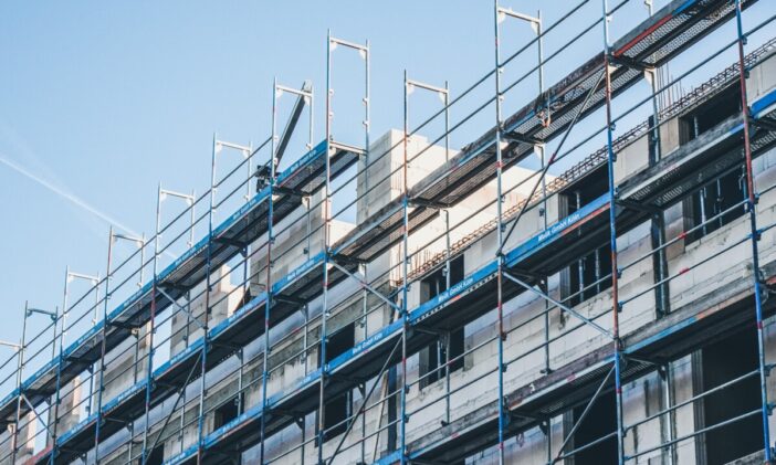 Raadspreekuur, voorzitter van de Dorpsraad Deil doet een urgente oproep. "Wachten met woningbouw tot 2030 geen optie". Lees hier het artikel:  koetjong.nl/raadsspreekuur… #koetjong #westbetuwe #deil #woningbouw