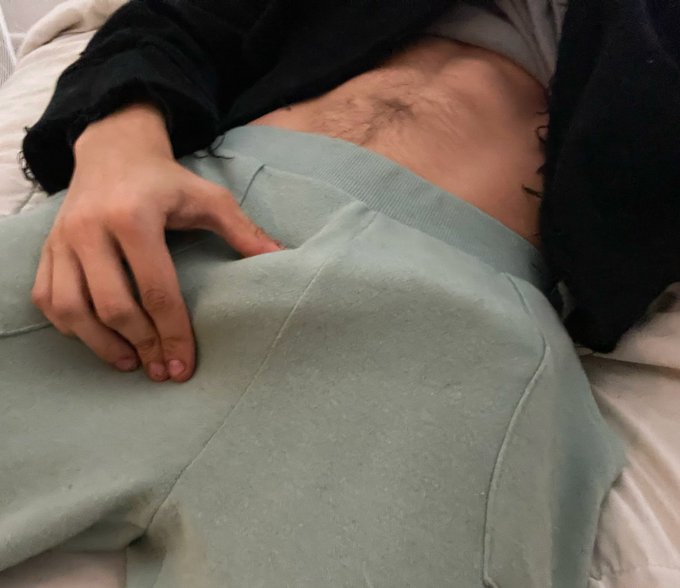 Fall asleep on my lap and wake up with a mouthful😴 https://t.co/ECcXiVh68Y<a href="/tag/newprofiepic"class="tags"><span>#newprofiepic</span></a>