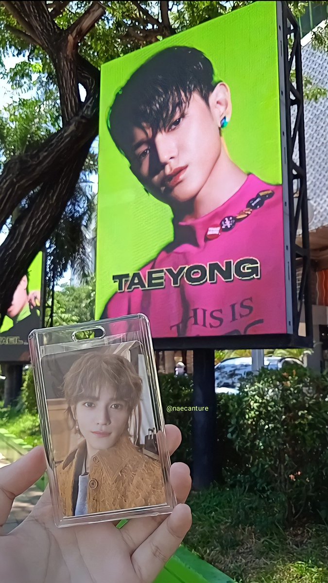 blussoom's tweet photo. Yesterday! Love this so much, y'all don't forget to buy nu green tea so the ads can be extended @NCTsmtown_127 @NCT__Indonesia #FixSticky https://t.co/5p64iXhaFc