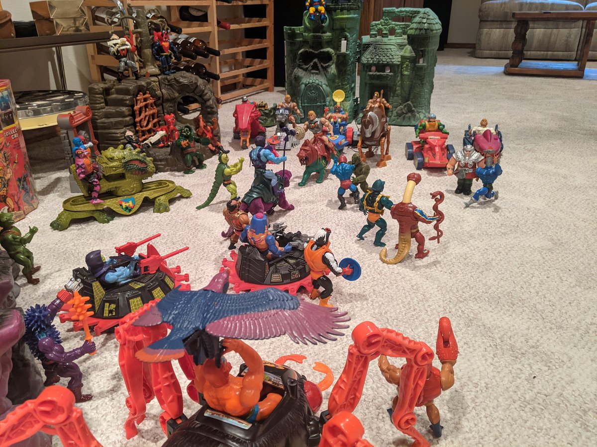 kryptonitekelbz's tweet photo. Battle for Eternia broke out today. 😂❤️ #MOTU #80sToys #Retro #MyToyBox https://t.co/46kfyaGMvR
