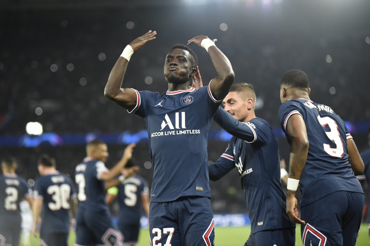 planete_psg's tweet photo. #TeamPSG #PSGMCFC La plaisanterie de Domenech sur Gueye : https://t.co/dUjRvDW80Y https://t.co/bjV6qyDQ0X