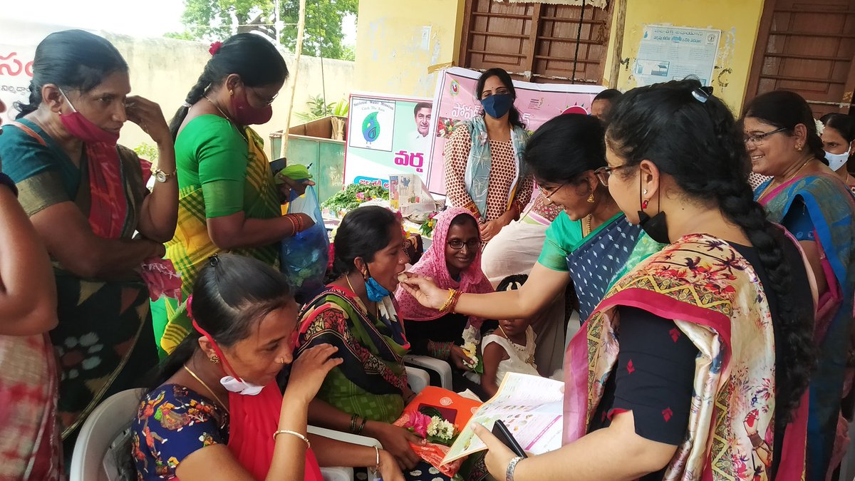 ICDS_Devarkonda's tweet photo. #PoshanMaah2021
#ICDSDevarakondaProjrctNLG
పోషణా మాసం కార్యక్రమంలో భాగంగా తాటికొల్ గ్రామంలో దేవరకొండ మండలం పరిధి..ప్రాజెక్ట్ స్థాయిలో సామూహిక సీమంతాలు నిర్వహించారు... https://t.co/cu0VJvtvPX