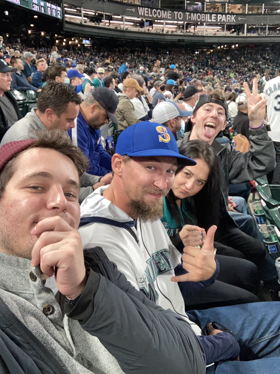tmkolisch's tweet photo. Playoff run let’s go! #WHEREiROOT #seausrise #mariners https://t.co/APaSwZfZv0