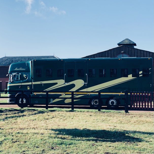 HChantemerle's tweet photo. 💙 MIN 💙
Min est arrivé hier au Haras de Chantemerle 🐎
Nous sommes heureux de donner à notre champion une belle retraite si méritée 🏆
Encore merci à toutes les personnes qui ont participer à la belle carrière de course de MIN 🐎
https://t.co/VXdAKrMQcn https://t.co/87b8qCdeNH