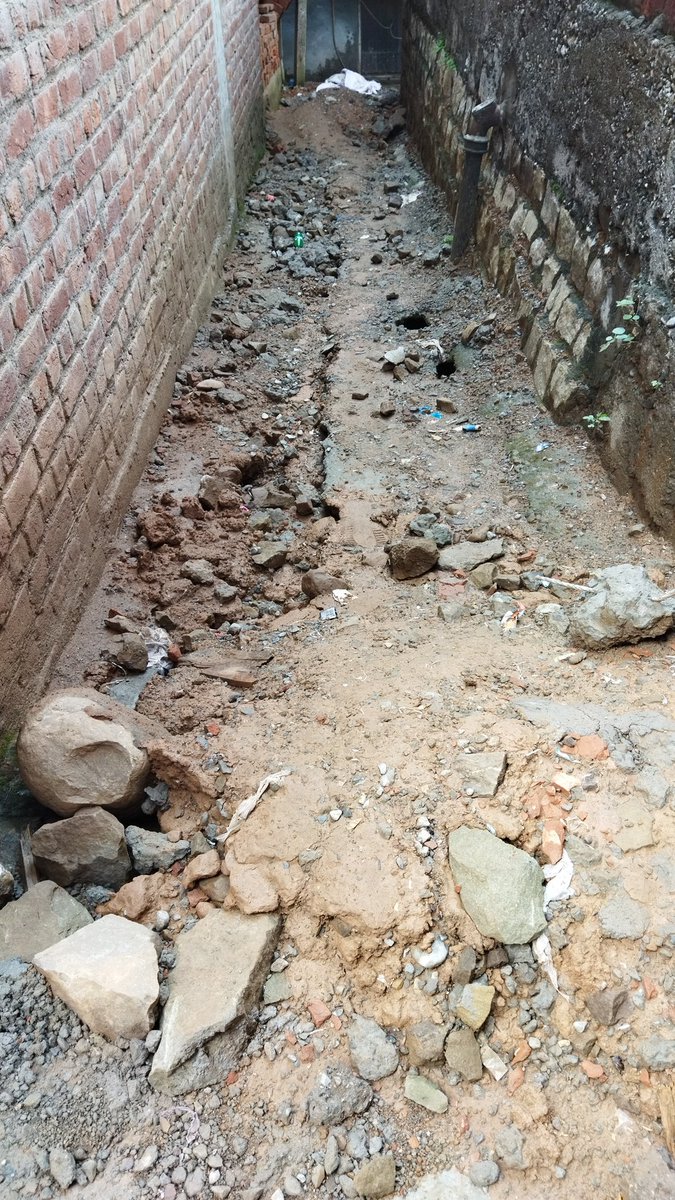 sunil_bogal's tweet photo. It's been 20 days since they started the work for #devikaproject sewage pipeline laying but till now it's not completed and the contractor has ran away..from the last 12 days nobody came ... Mam it's a request please look into it @indukanwal @udhadm @OfficeOfLGJandK https://t.co/KDP0uPAqYQ