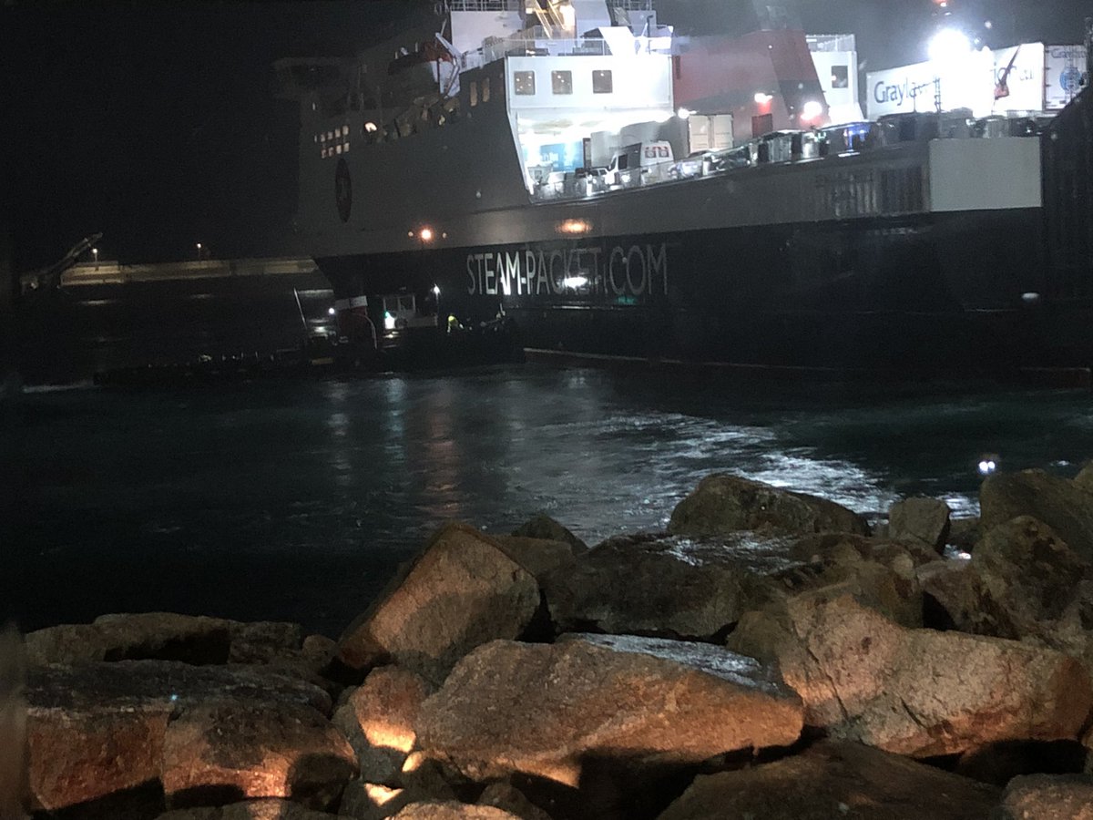 of_crane's tweet photo. Laxey Towing Companies Wendy Ann assisting the Ben into her parking space this morning 💨💨💦💦💦💨💨🌊 Like my nautical terms Captain C 🥰😍 #winterisaroundthecorner 😞😞 https://t.co/w5EE0zkTSp