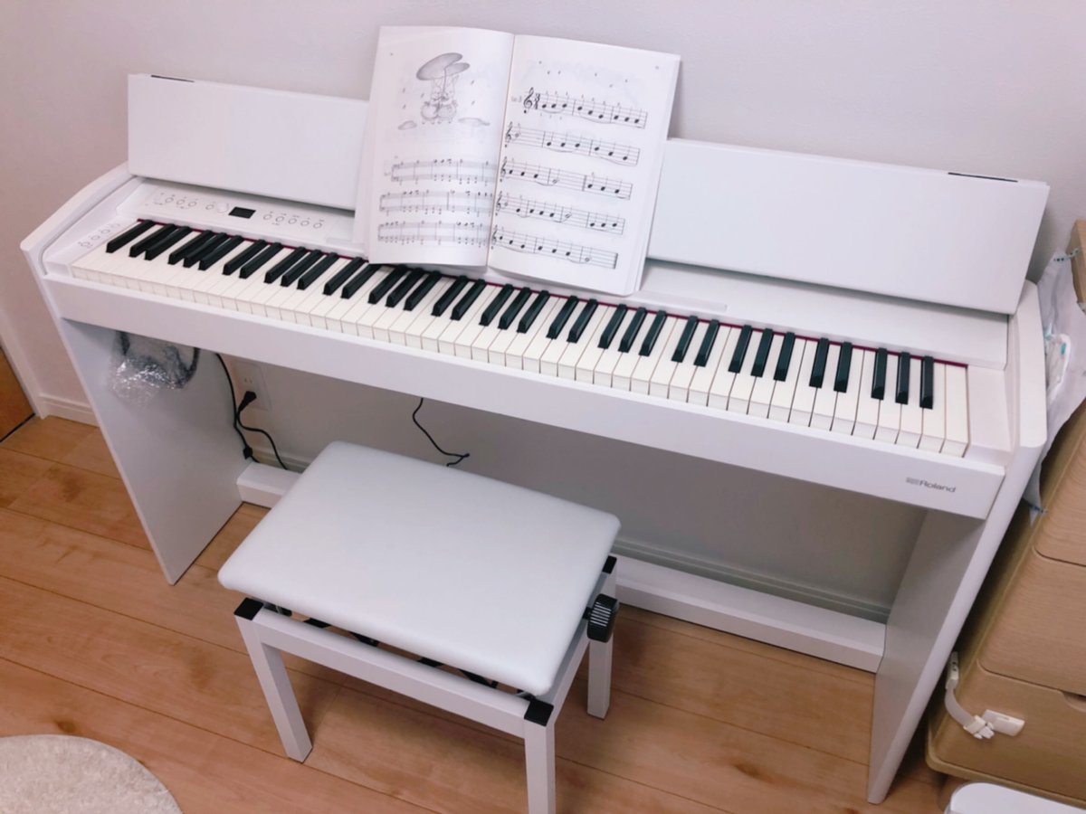 SuganamiKyodo's tweet photo. 先程、 #ローランド電子ピアノ 【 #f701 】納品に立ち会わせていただきました😌🎹 おすすめ #スリム電子ピアノ です😉 #ありがとうございます 🙇♂️
https://t.co/KzbtTzVZhh
#スガナミ楽器 #スガナミ楽器経堂店 #電子ピアノ #ローランド #Roland #電子ピアノ購入 https://t.co/x2Gp5vvBOV