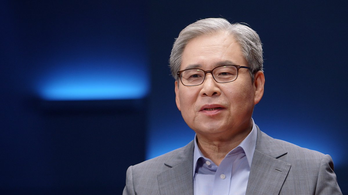 WURI World tweet media