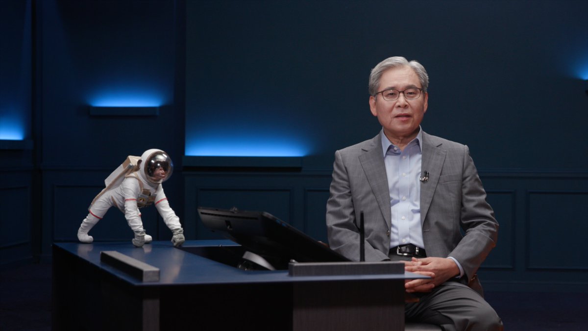 WURI World tweet media