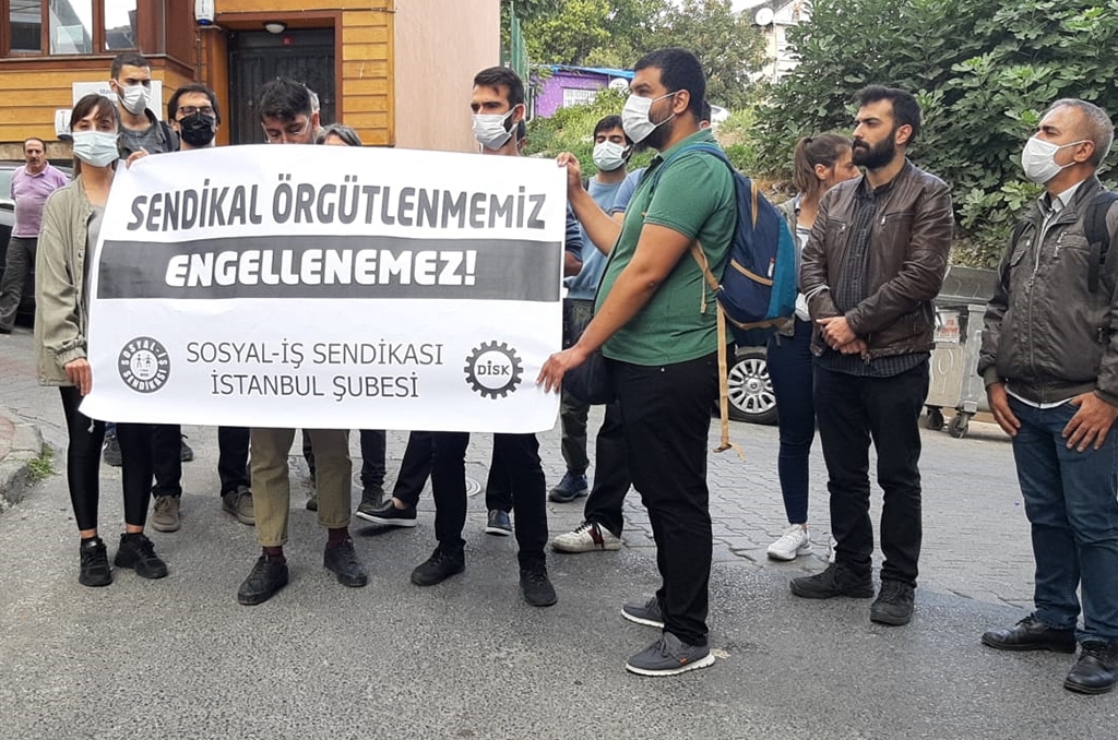 MAVİ KALEM’DE SENDİKALAŞMA HAKIMIZ ENGELLENEMEZ!
Sendikamız İstanbul Şubesi, 29 Eylül 2021 tarihinde Mavi Kalem Sosyal Yardımlaşma ve Dayanışma Derneği’nde basın açıklaması gerçekleştirdi.
👇Haber metni için linki tıklayınız!
sosyal-is.org.tr/mavi_kalemde_s…