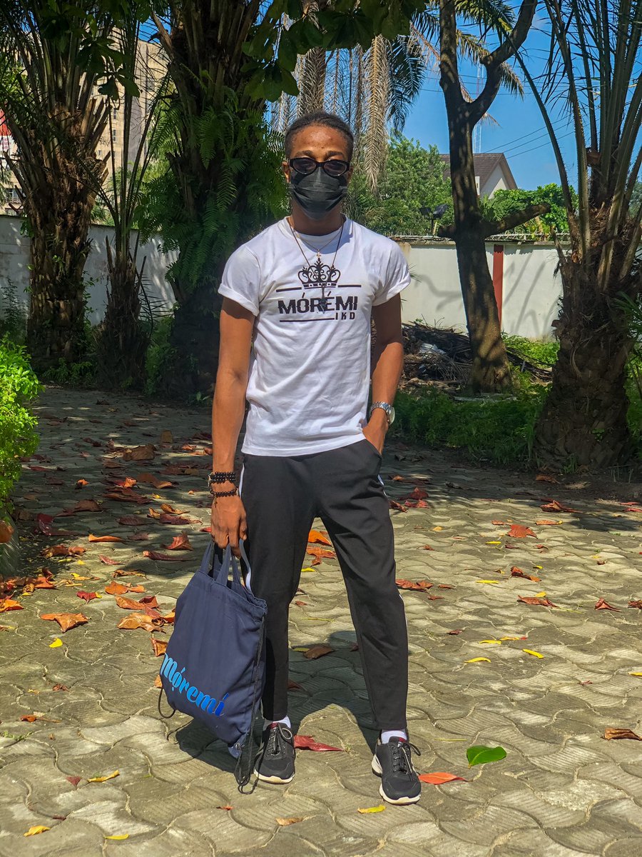 AmisuMoremi's tweet photo. MÓREMÌ 🤍🖤💙
.
#fashion #FashionWeek #BBNaija https://t.co/9orqZZOtpu