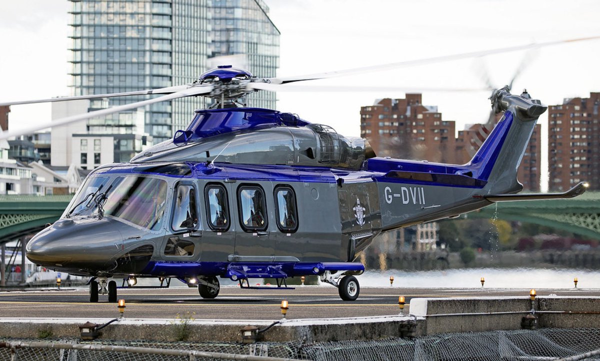Shamrock715_'s tweet photo. Sir James Dyson's choppers at @LondonHeliport Battersea
G-DVII & G-DVIO - A139
G-DVII being a brand new frame recently delivered
29-09-2021
#agustawestland #aw139 #a139 #londonheliport #helicopter #executivejetcharter #verticalmagazine #aviation #avgeek https://t.co/UcikG9rAve
