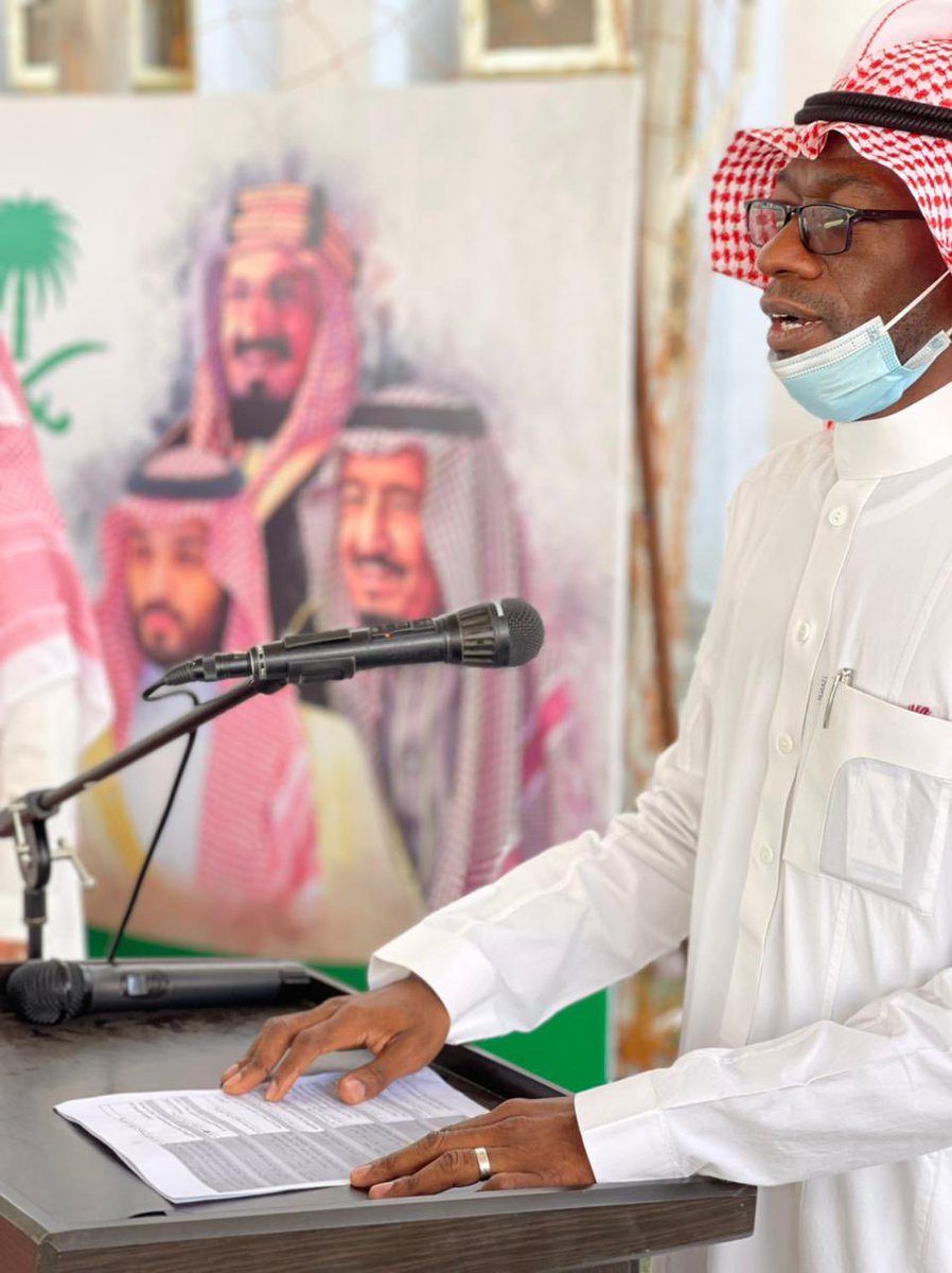 ثانوية الانجاز بالهجرة  تقيم برنامج الاحتفاء ب #اليوم_الوطني_السعودي ال 91💚🤍 
باشراف من مدير المدرسة الاستاذ اسامة بانده وحضور مدير ابتدائية ومتوسطة الانجاز بالهجرة الاستاذ هاني الهذلي