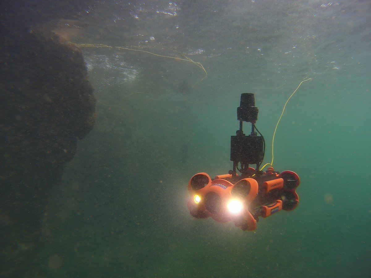 airocean_jp's tweet photo. お知らせです！！
水中での位置情報が把握できる【USBL水中ポジショニングキット】が届きました！！

実際に接続してみるとこの様な形になります👍👍
詳しいレビューは後日しますので楽しみにお待ちください〜✨

#水中ドローン　#chasingm2pro https://t.co/tQg3UfLGOg