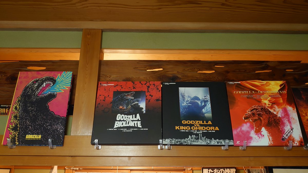 連合艦隊 ゴジラvsビオランテ 関ヶ原 の高橋幸治を摂取した後に 馬鹿が戦車でやってくる を見ると若々しさとフレッシュな雰囲気漂わせた青年役の 高橋幸治を見ることができるのでギャップで死ねます ツイレポ