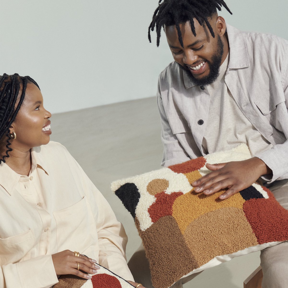 Neilwe_Nei's tweet photo. So happy to be partnering with @hmsouthafrica to have our products in their 3 stores Sandton, v&amp;a waterfront and Menlyn.

Full story on sundaytimes https://t.co/FhAOh9ehBN