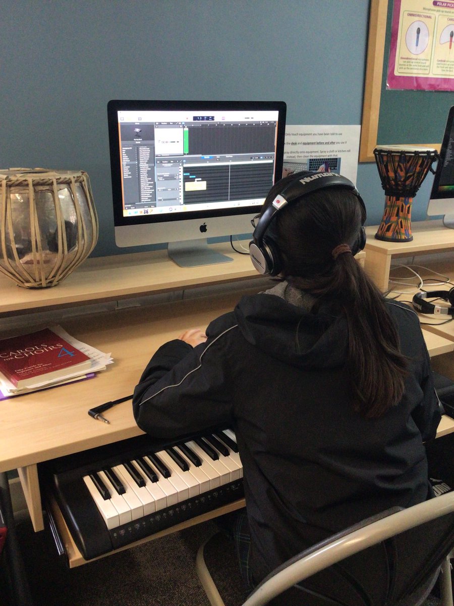 staugustinespmu's tweet photo. UIV are using Logic Pro today to compose some Club Dance 😎 ⁦@staugustinesp⁩ https://t.co/YoAzb6rUH4