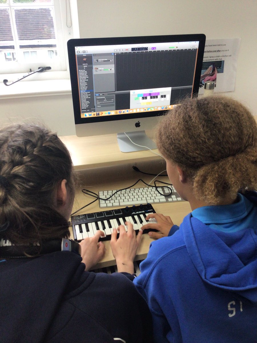 staugustinespmu's tweet photo. UIV are using Logic Pro today to compose some Club Dance 😎 ⁦@staugustinesp⁩ https://t.co/YoAzb6rUH4