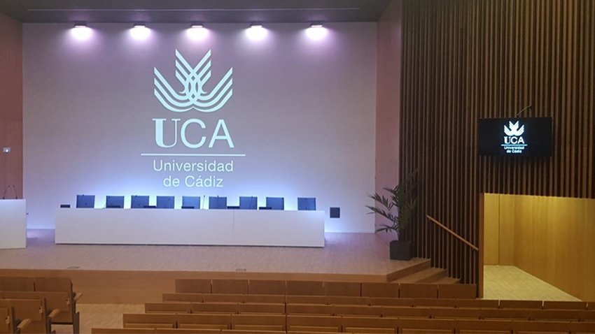 La <a href="/univcadiz/">Universidad de Cádiz</a> celebra mañana la solemne Apertura del Curso Académico 2021/2022 - 11,30 h, en el nuevo salón de Actos de la Escuela Técnica Superior de Ingeniería de Algeciras.
La ceremonia se retransmitirá en directo desde:
👉 uca.es/tv