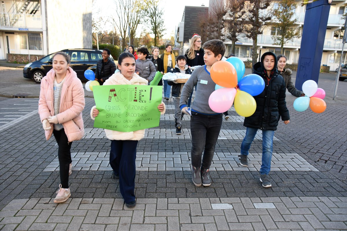 Move Groningen (@stmovegroningen) on Twitter photo Maak het verschil voor kinderen en jongeren in Groningen. Meld je aan voor een Move in 1 dag en Move your world en leer jouw stad op een andere manier! Direct opgeven of meer info? Mailen naar
groningen@stichtingmove.nl Maak het verschil voor kinderen en jongeren in Groningen. Meld je aan voor een Move in 1 dag en Move your world en leer jouw stad op een andere manier! Direct opgeven of meer info? Mailen naar
groningen@stichtingmove.nl