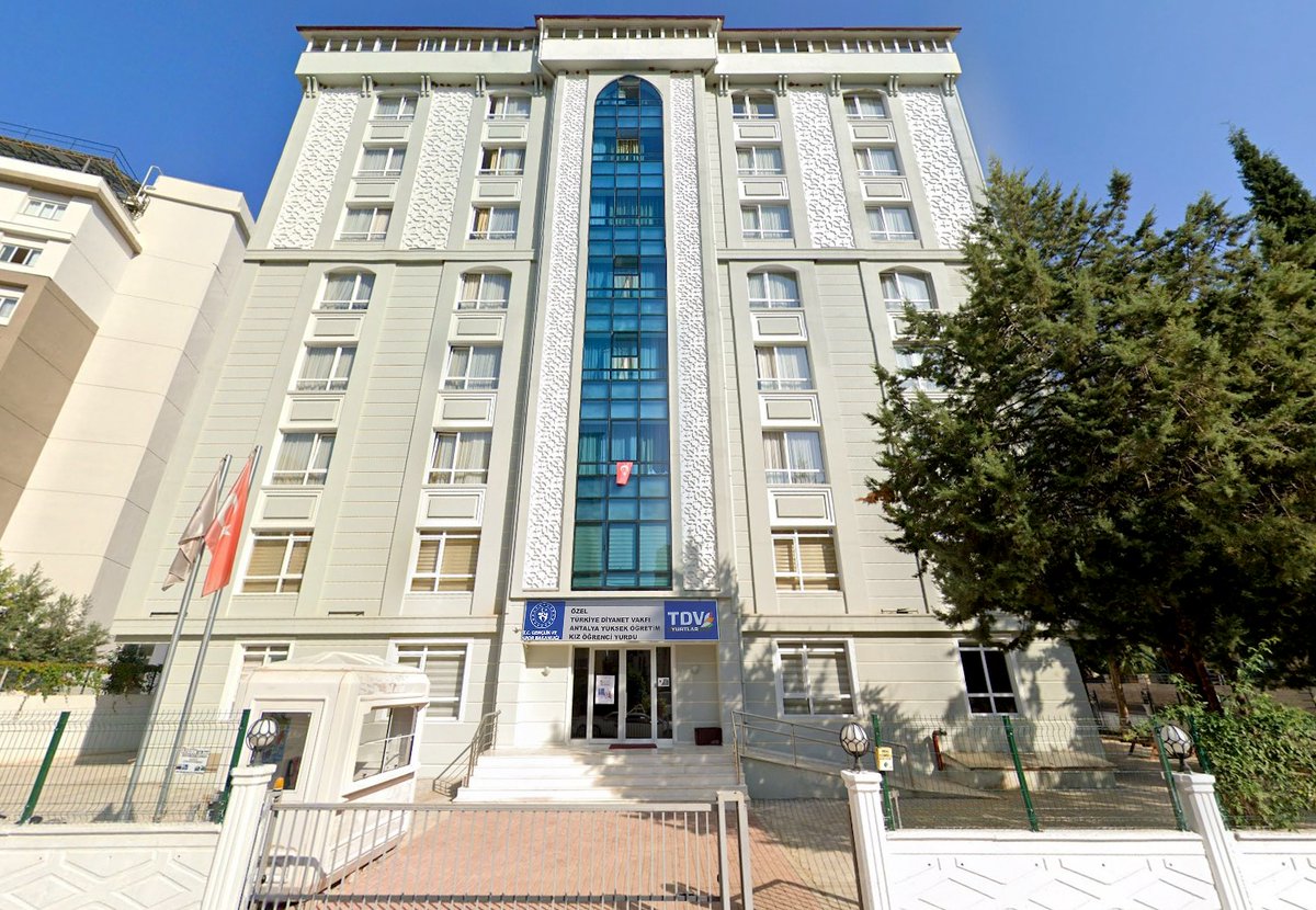 Türkiye Diyanet Vakfı Antalya Yükseköğretim Kız Öğrenci Yurdumuzda öğrencilerimizle bir araya geldik. 

Türkiye genelinde hizmet veren 51 yurdumuzda 10 bin 188 öğrenciye ev konforunda sağlıklı, huzurlu ve güvenli bir ortam sunuyoruz.