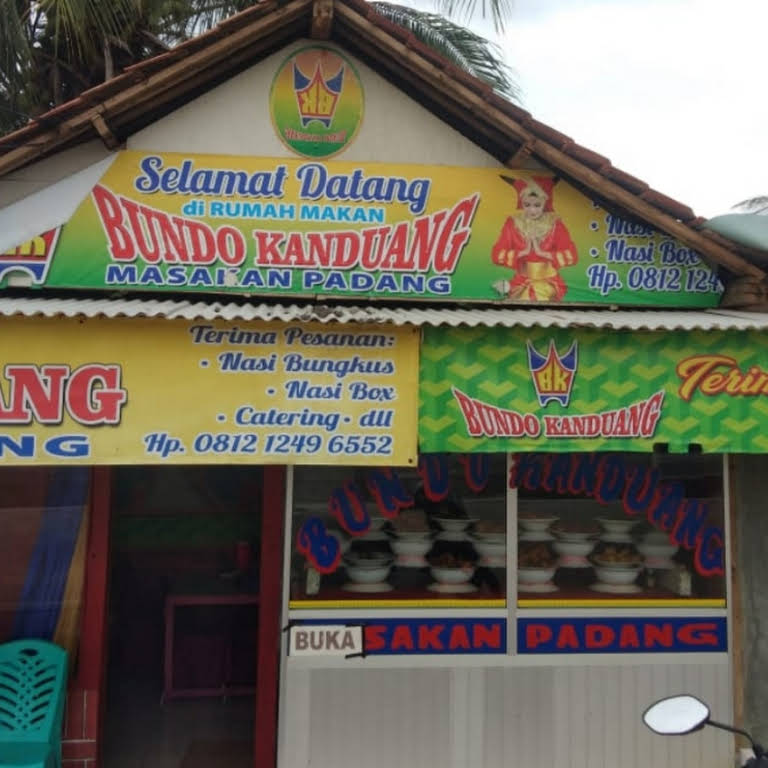 lampauin's tweet photo. A: Makan di rumah makan Padang bisa gratis lho!
B: Masa???
A: Iya, soalnya makan di RM Bundo Kanduang xixixix #jayus🤣😂 

Eee, tapi pada tau gak cerita tentang Bundo Kanduang di Alam Minangkabau? Baca bareng yuk di #UtasLampau kali ini. https://t.co/3Ye4UYqjWz