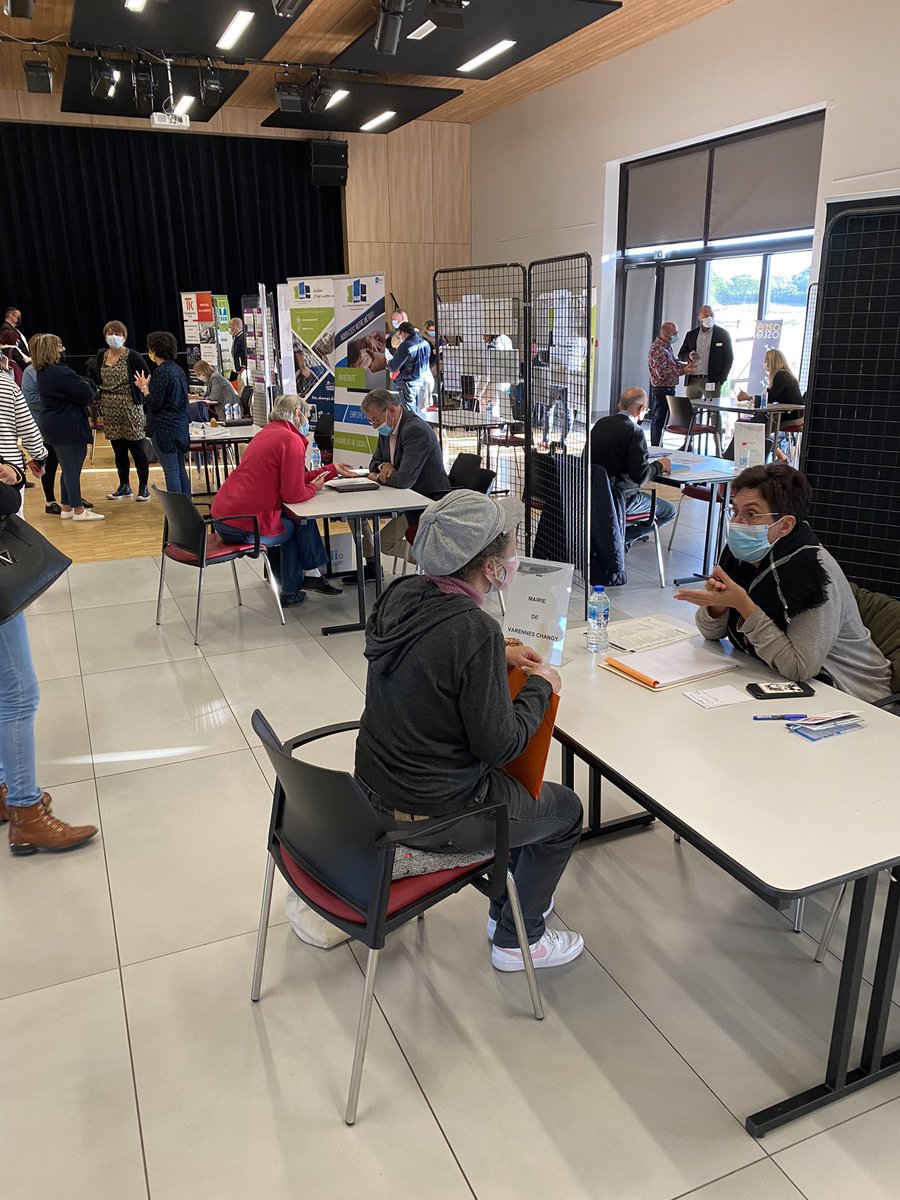 ▶️ en direct du forum de Nogent , @poleemploi_RCVL engagé pour rapprocher les demandeurs d’emploi et les entreprises qui recrutent. #TousMobilisés #1jeune1solution