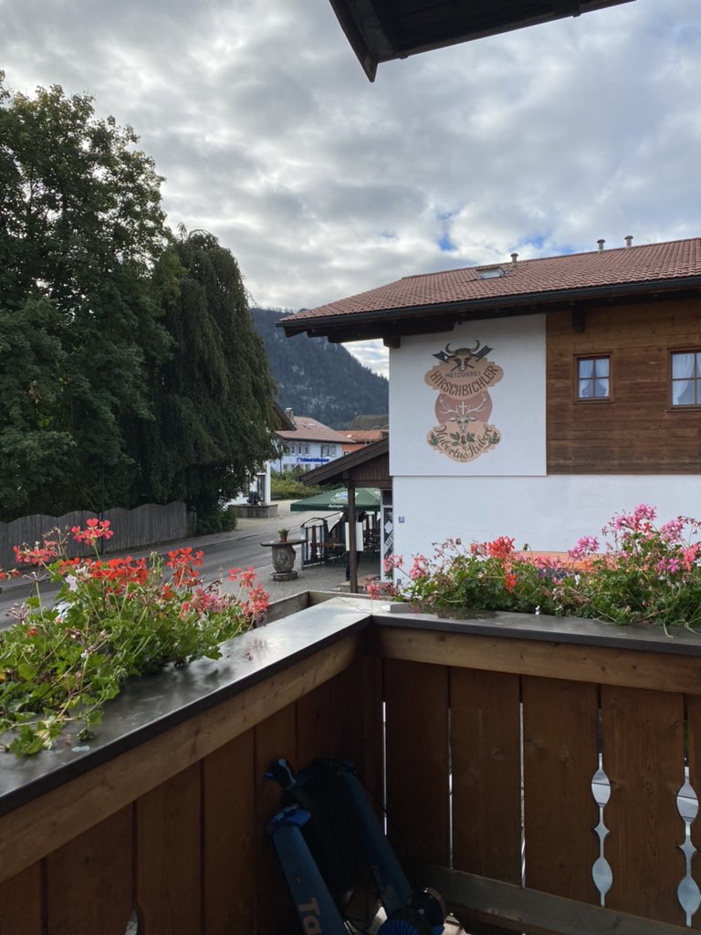 henkhospes56's tweet photo. Goedemorgen. Inzell, het verveelt nooit. Trainingskamp @SponsorFryslan #victronenergybv #ekwadraat #decoverf
#rabobank #dijkstradraisma #fboranjewoud #craft #topsportnoord https://t.co/Vb0FxGmpo1