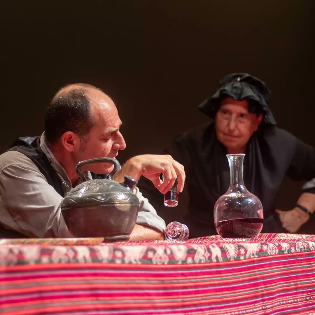 teatreolia's tweet photo. Últims dies de #LHostalDeLaGlòria! 🏨💖
L'últim espectacle del nostre #FestiVers, festival de teatre en vers, arriba al seu final aquest diumenge! 😢
Encara queden unes últimes entrades per avui, demà i demà passat! No t'ho perdis! 😉
🎟️ Entrades a https://t.co/L7NXuR8sfi https://t.co/oq0YPejbIm