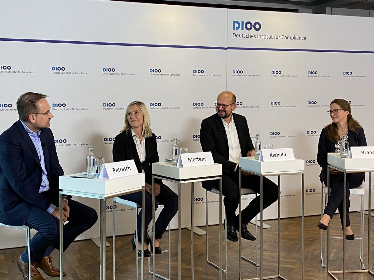 v_dico's tweet photo. Zur Eröffnung des zweiten Tages des DICO FORUMs diskutieren Dr. Martin Petrasch, Anna-Maija Mertens, Dr. Christoph Klahold, Inken Brand und @m_kubiciel (virtuell) zum Thema „Compliance-Gesetzgebung in Deutschland – War da was? Was erwartet uns?“.
#DICOFORUM #Compliance https://t.co/SAKSu4evxd