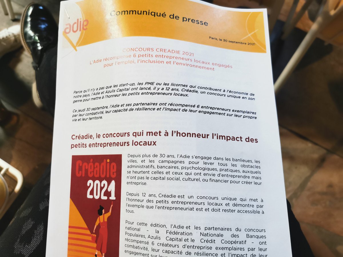 ToureChristelle's tweet photo. L'@Adieorg remet les prix de son concours #Creadie, qui reflète la résilience, le courage, l'optimisme des petits entrepreneurs locaux et leur impact sur l'économie. "Leur engagement pour des valeurs sociales et environnementales est le signe d'un progrès humain" . F. Lavenir https://t.co/0ceW2n59Fr