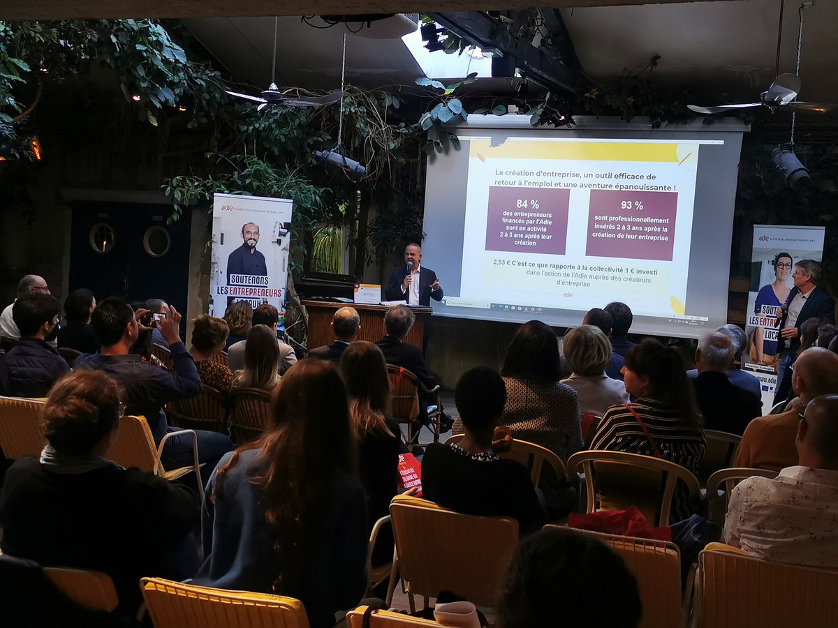 ToureChristelle's tweet photo. L'@Adieorg remet les prix de son concours #Creadie, qui reflète la résilience, le courage, l'optimisme des petits entrepreneurs locaux et leur impact sur l'économie. "Leur engagement pour des valeurs sociales et environnementales est le signe d'un progrès humain" . F. Lavenir https://t.co/0ceW2n59Fr