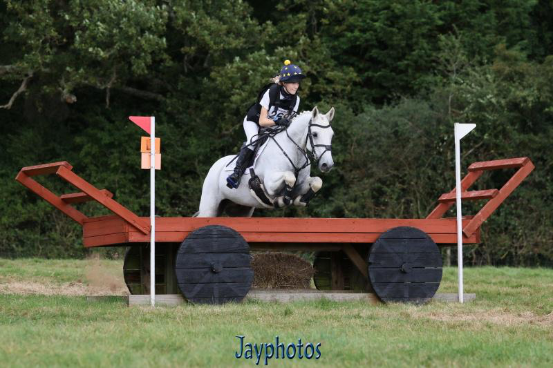 KSBEquestrian1's tweet photo. Well done to @KingsBruton riders Marcia and Anna who came 1st and 2nd in the 90 @BlundellsSchool ODE on Sunday, and 7th and 10th in the 1m @KSBSportDept https://t.co/fmzrErWwwe