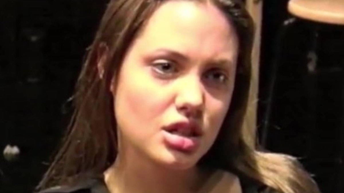 Ross Kemp says if you want to hear a terrible attempt at an English accent you should seek out the footage of Angelina Jolie auditioning for the role of Tiffany Raymond in ‘Eastenders’ in 1994