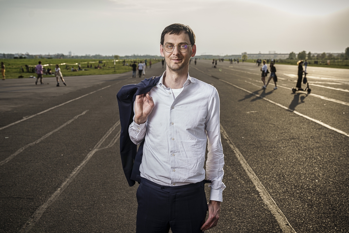 Der Berliner Bezirk #Neukölln ist Vorreiter in Sachen #Lastenrad-Infrastruktur. Der frisch wiedergewählte Bezirksbürgermeister <a href="/martinhikel/">Martin Hikel</a> ist morgen zu Gast auf der #VELOTransport Fachkonferenz und spricht zu bereits umgesetzten Projekten und Visionen!
👉velotransport.de