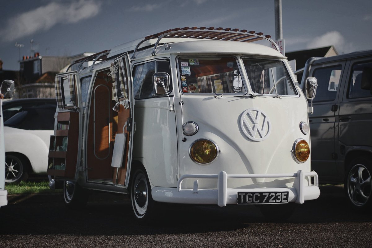 fujikev's tweet photo. #photographer #vw #vwlove #dublove #baywindowmafia
#volkswagen #vwcampervans #vwcampervan #storewatchfully #camperlife #volkswagen #classicvolks #vwbusner #volkswagen_kombi #kombi #campervan #carporn #vwlife #amazingcars247 #canon77d #aircooled #thevdubhub #ThrowbackThursday https://t.co/22Lm2mfhrT