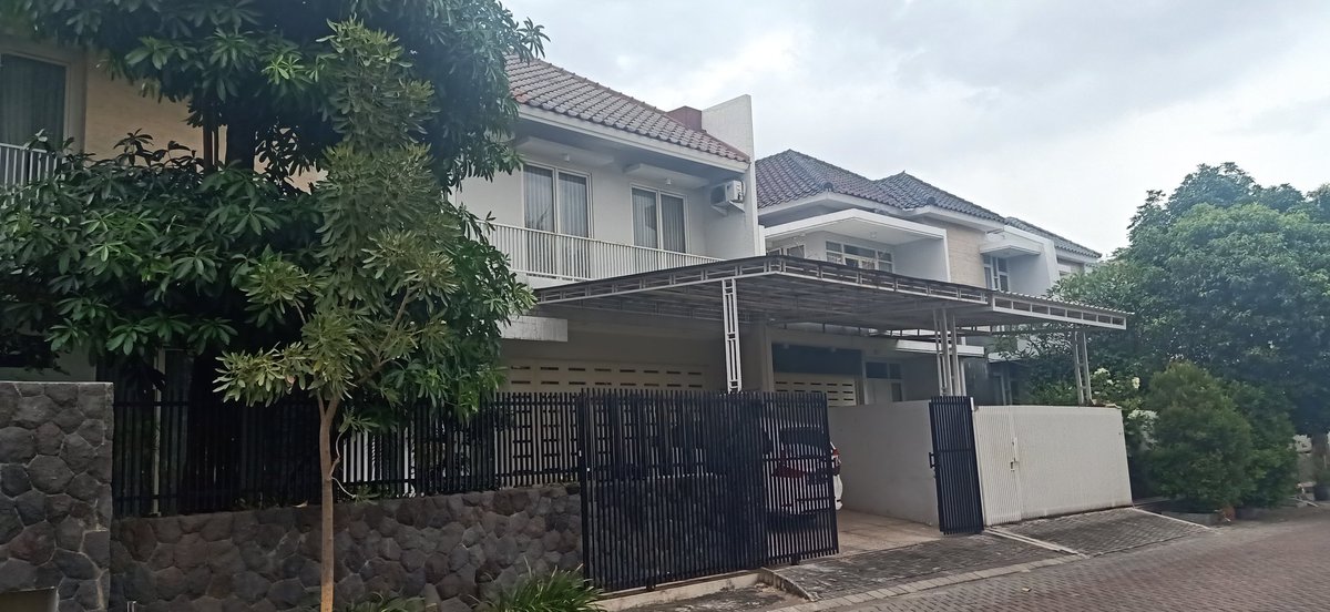 Presiden Soeharto mungkin bisa dilengserkan, tapi rumah ini mana bisa dilepaskan!
Yuk rumah mevvah di sby ini dilelang dengan harga 5M di Citraland yang Great Deal buanget lahh
Lt/lb : 280/310 dan hadap timur
Tunggu apalagi??? Gasin guys 🔥🔥🔥
DM or wa (085745136052)
LintangXMTE