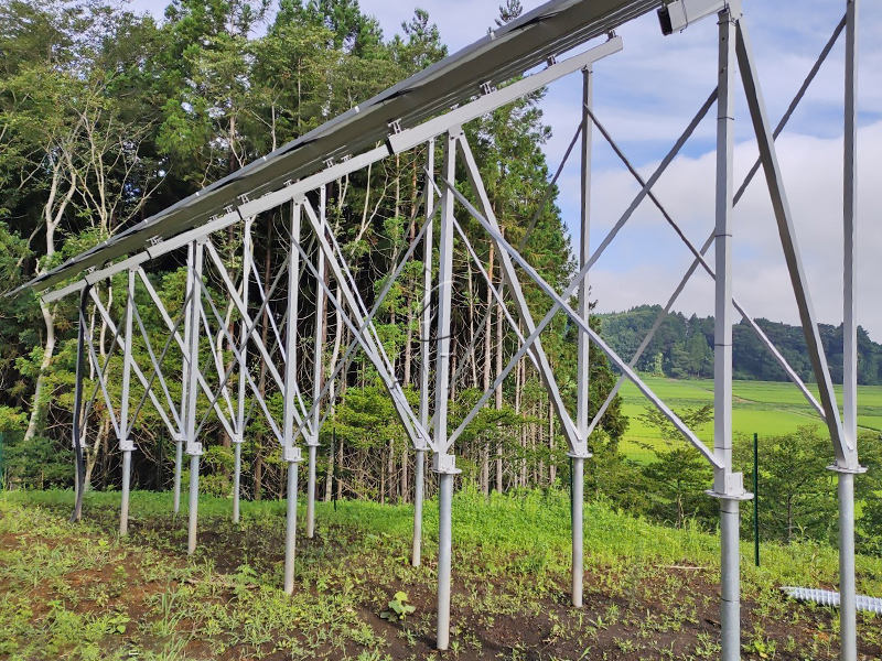 Antaisolar's tweet image. #ProjectinJapan Take a look at this neat ground-mounted solar plant on the green slope! Aluminum solar structure provided by Antaisolar, which can easily fit different terrains, saving for site modification and easy mounting.
#Groundsolar #Solarenergy #Carbonzero